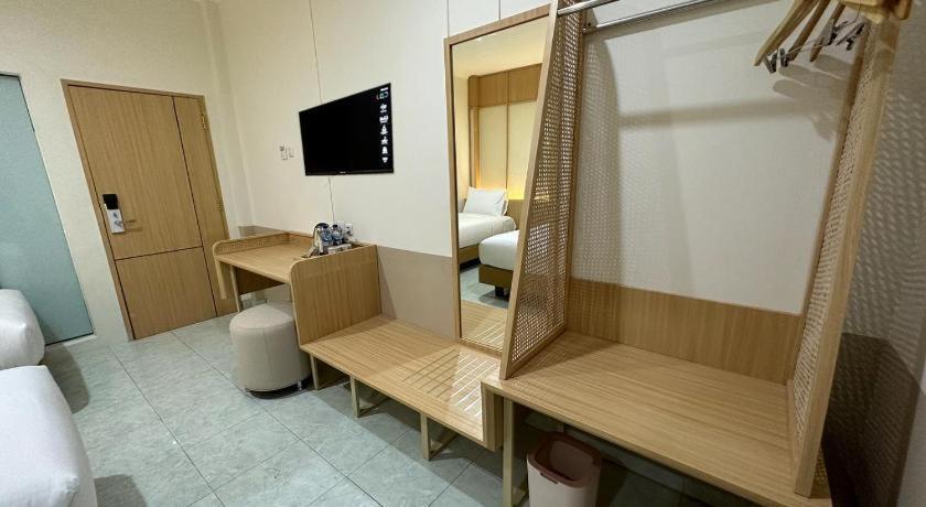 Masri Living By Daphna International Hotel Jogjakarta Buitenkant foto