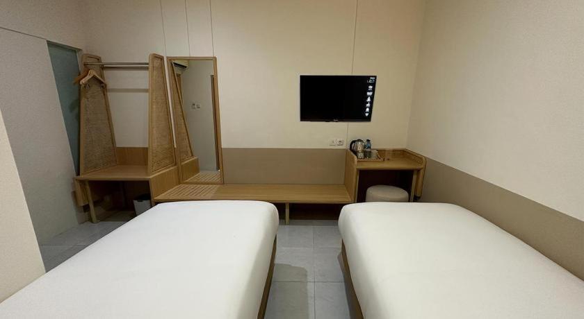 Masri Living By Daphna International Hotel Jogjakarta Buitenkant foto